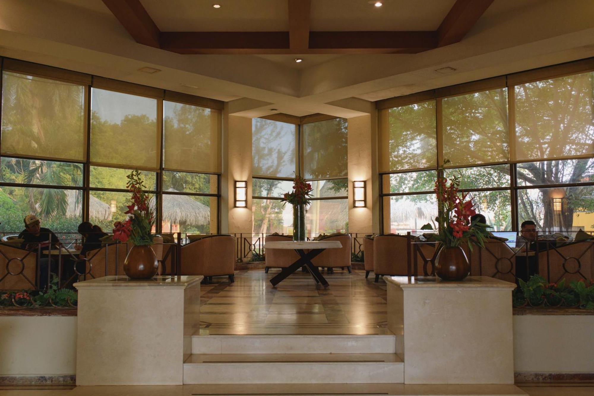 Hotel Terranova Coatzacoalcos Luaran gambar The lobby of the Four Seasons Hotel