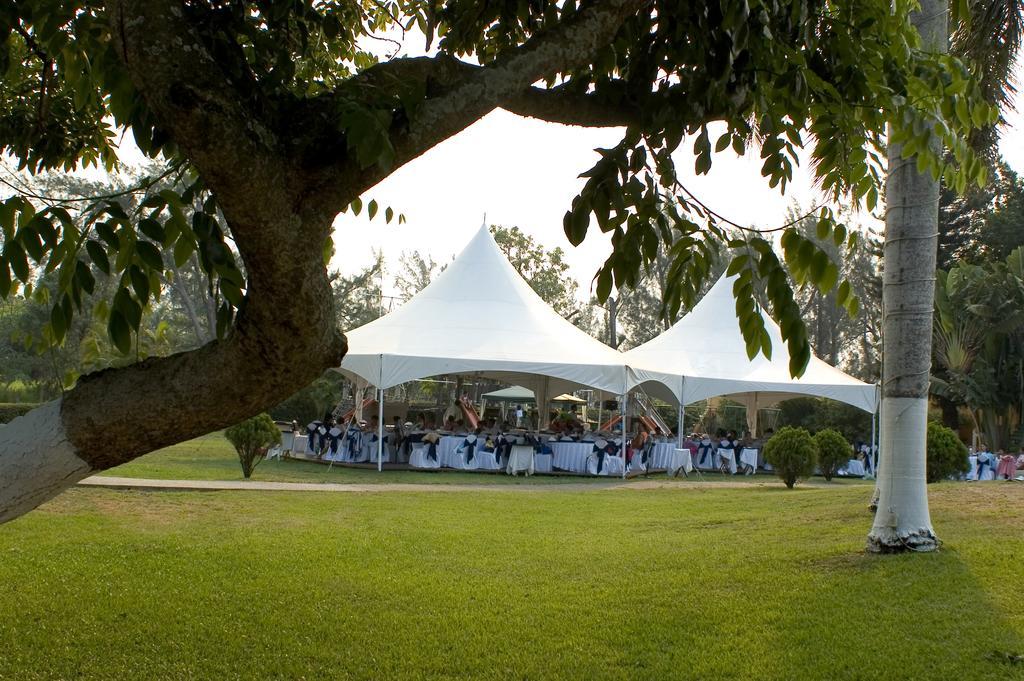 Hotel Terranova Coatzacoalcos Luaran gambar A tent at a wedding